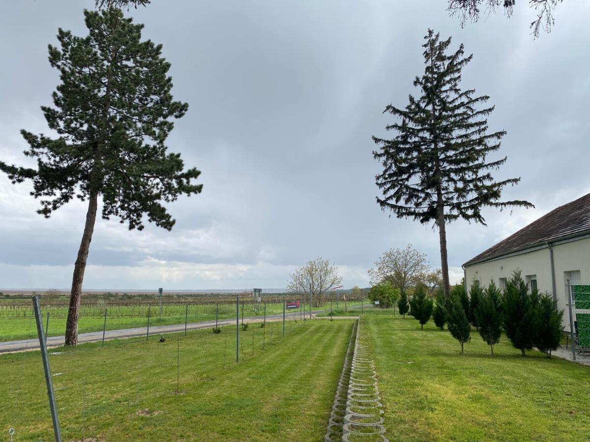 Harol Home & Bike Fertőrákos エクステリア 写真