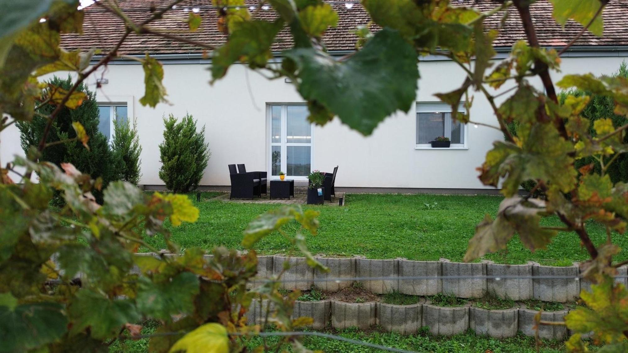 Harol Home & Bike Fertőrákos エクステリア 写真
