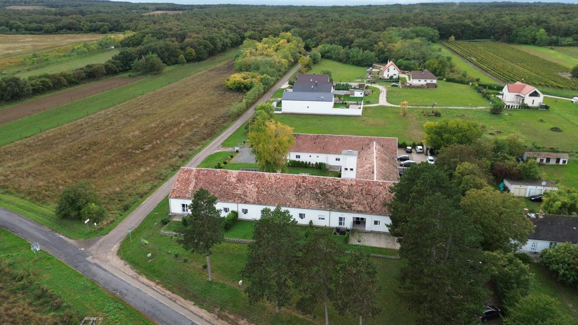 Harol Home & Bike Fertőrákos エクステリア 写真